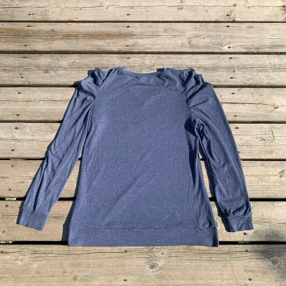 💜 Blue Heathered V-Neck Top with Puffed Shoulders - Size S - Picture 2 of 6